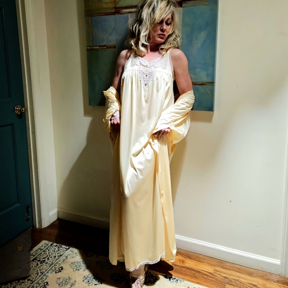 Vtg Miss Elaine 2 piece peignoire set lingerie - Picture 3 of 8